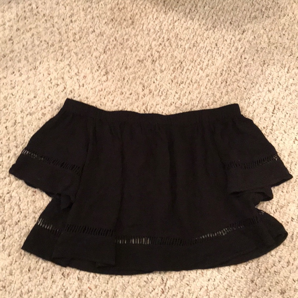 Black, Off-the-Shoulder, Crop Top!